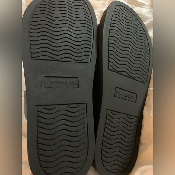 UNIONBAY Triple Strap Black Slides - Picture 7 of 9